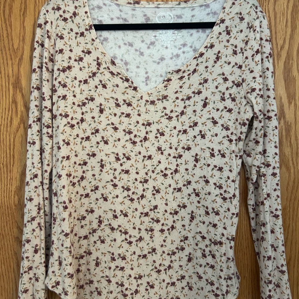 Floral V-Neck Long Sleeve Top